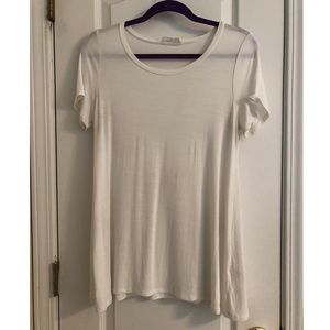 White casual t-shirt